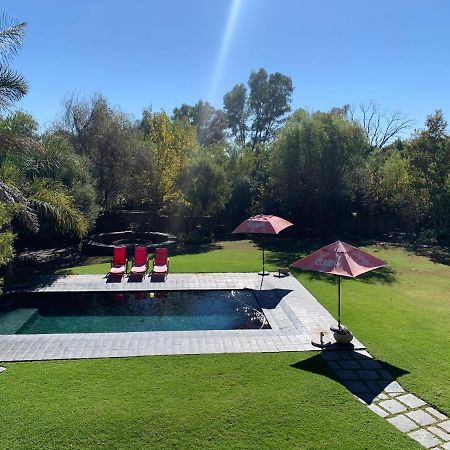 Elrido Guest Lodge Bloemfontein Bagian luar foto