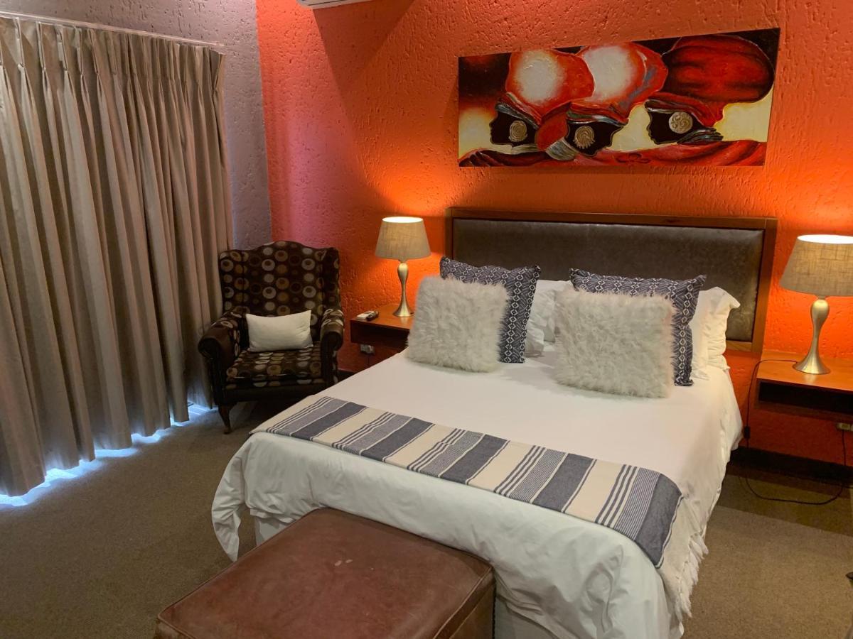 Elrido Guest Lodge Bloemfontein Bagian luar foto